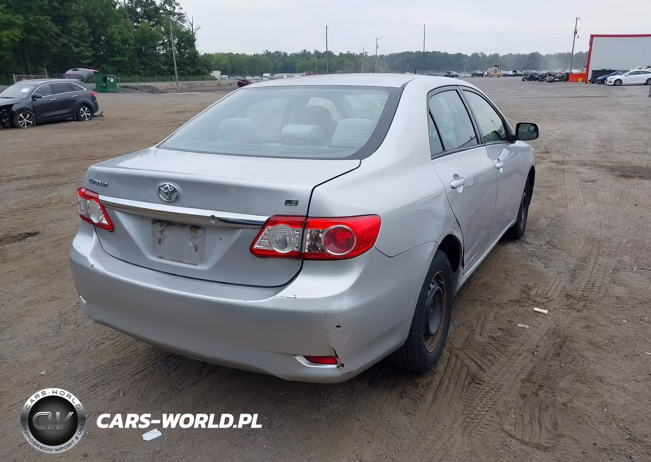 2011 Toyota Corolla Le VIN:2T1BU4EE4BC561092 - 4