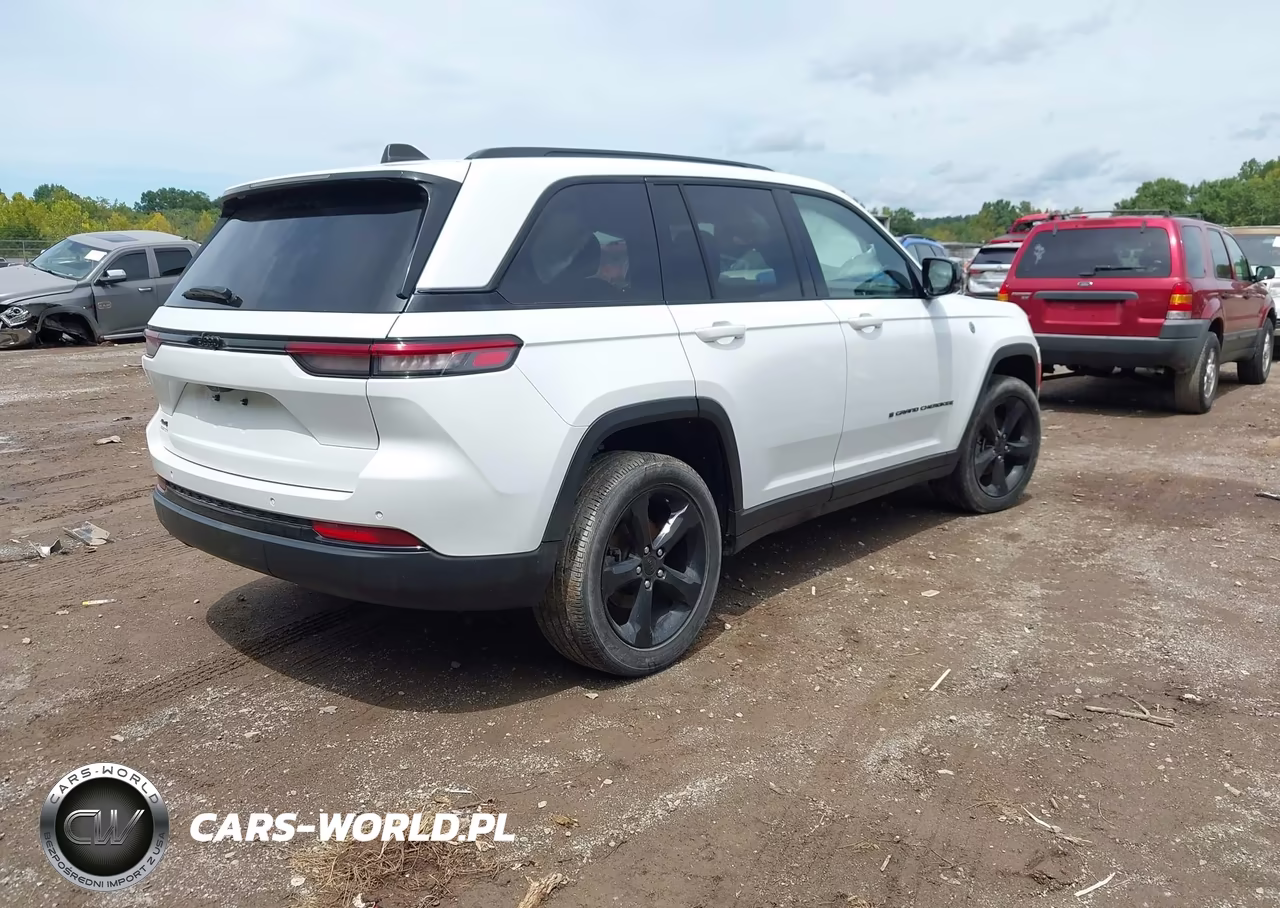 2023 Jeep Grand Cherokee Altitude X 4X4 VIN:1C4RJHAG2P8882136 - 4