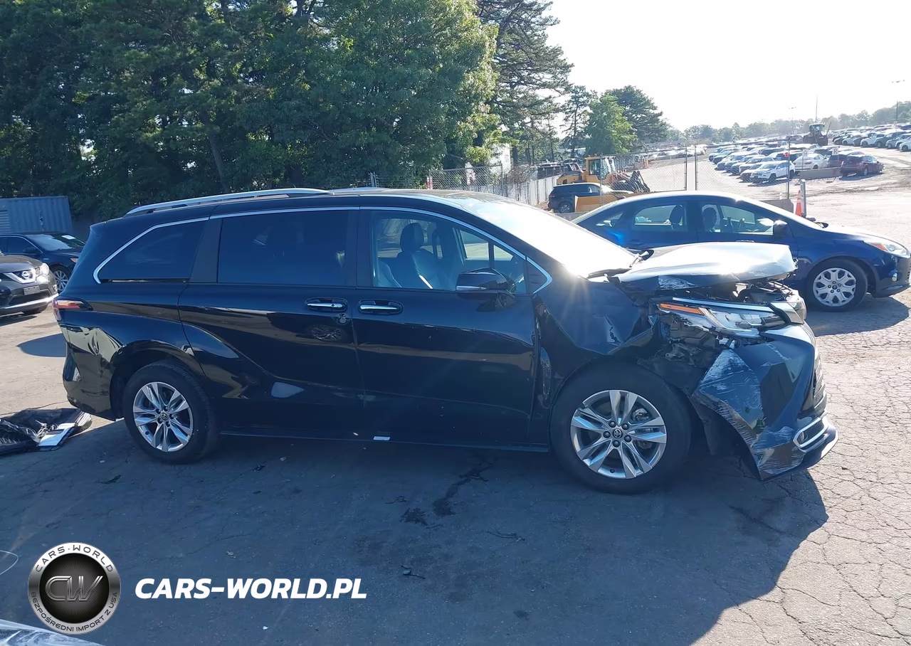 2025 Toyota Sienna Limited VIN:5TDZSKFC7SS157376 - 13
