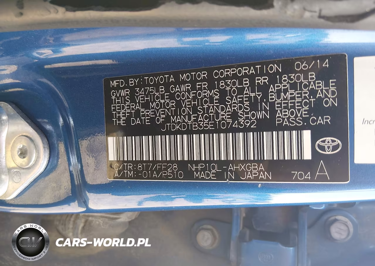 2014 Toyota Prius C Three VIN:JTDKDTB35E1074392 - 9