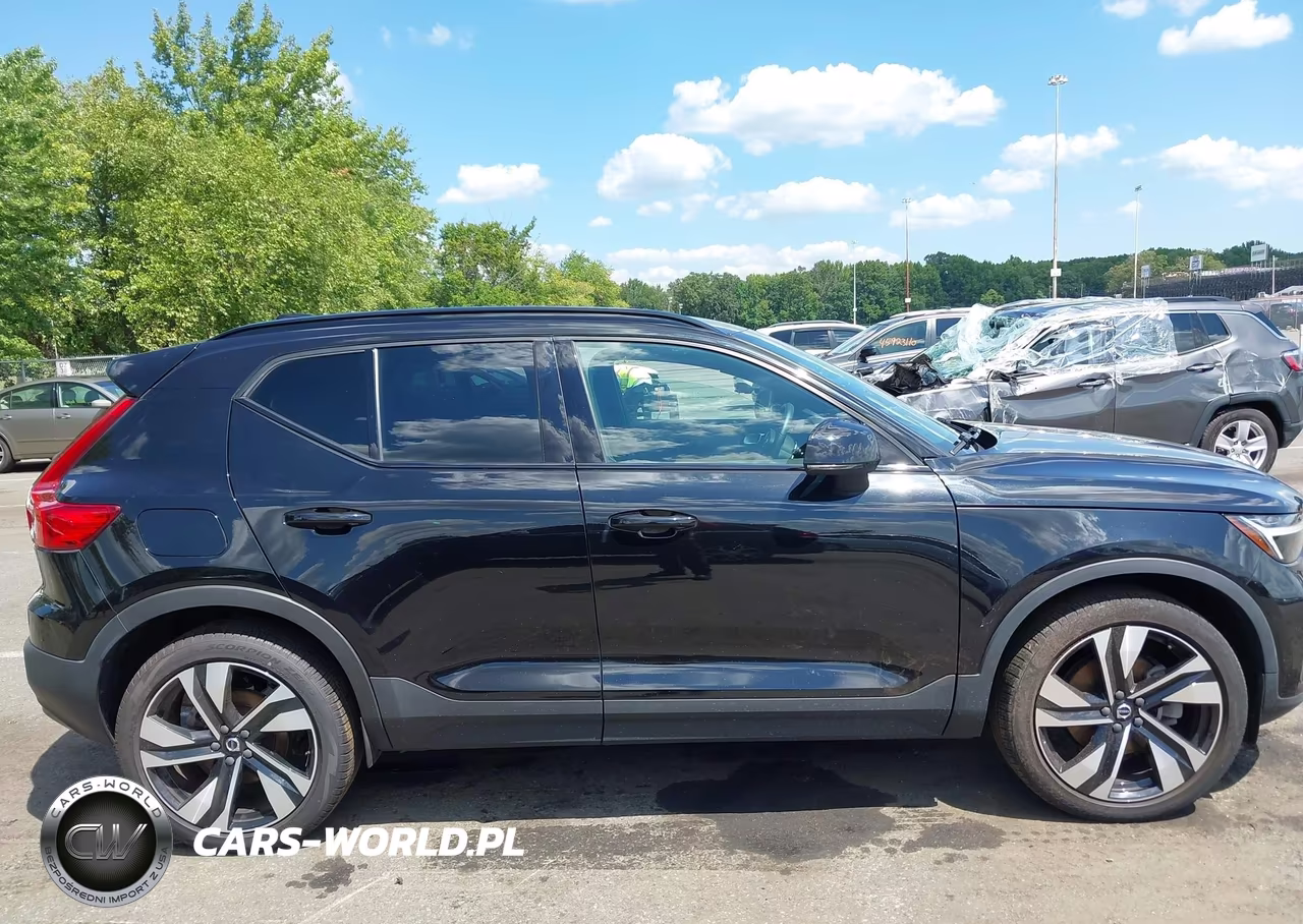 2023 Volvo Xc40 B5 Plus Dark Theme VIN:YV4L12UW3P2110797 - 13