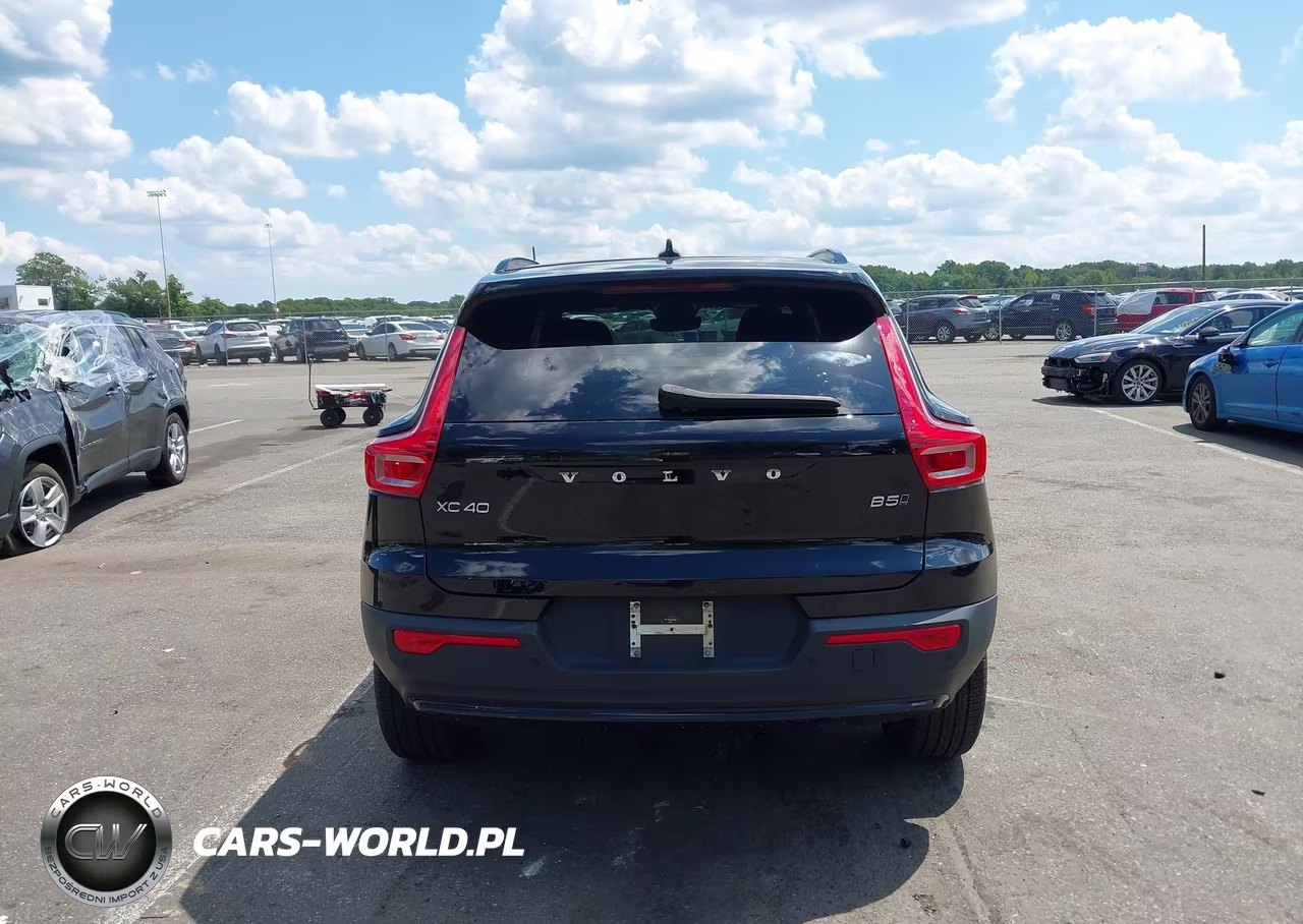 2023 Volvo Xc40 B5 Plus Dark Theme VIN:YV4L12UW3P2110797 - 14