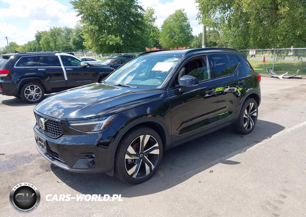 2023 Volvo Xc40 B5 Plus Dark Theme VIN:YV4L12UW3P2110797 - 2