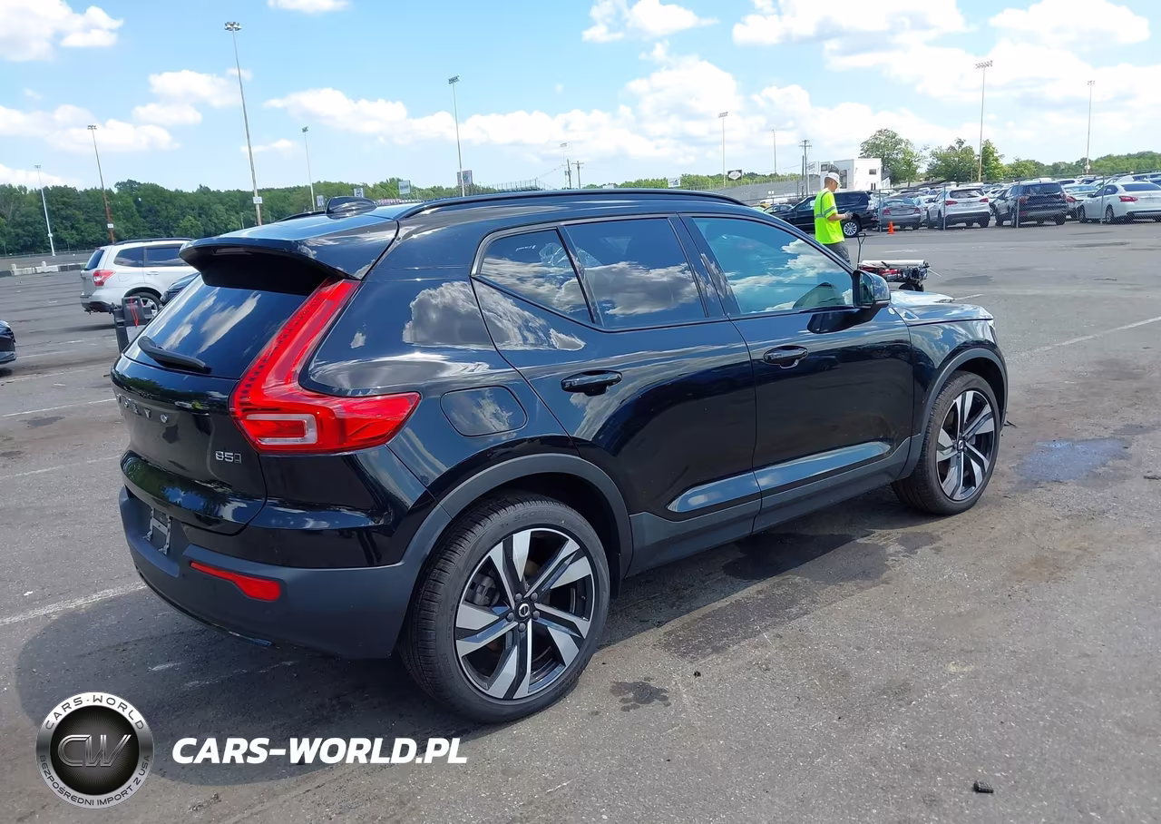2023 Volvo Xc40 B5 Plus Dark Theme VIN:YV4L12UW3P2110797 - 4