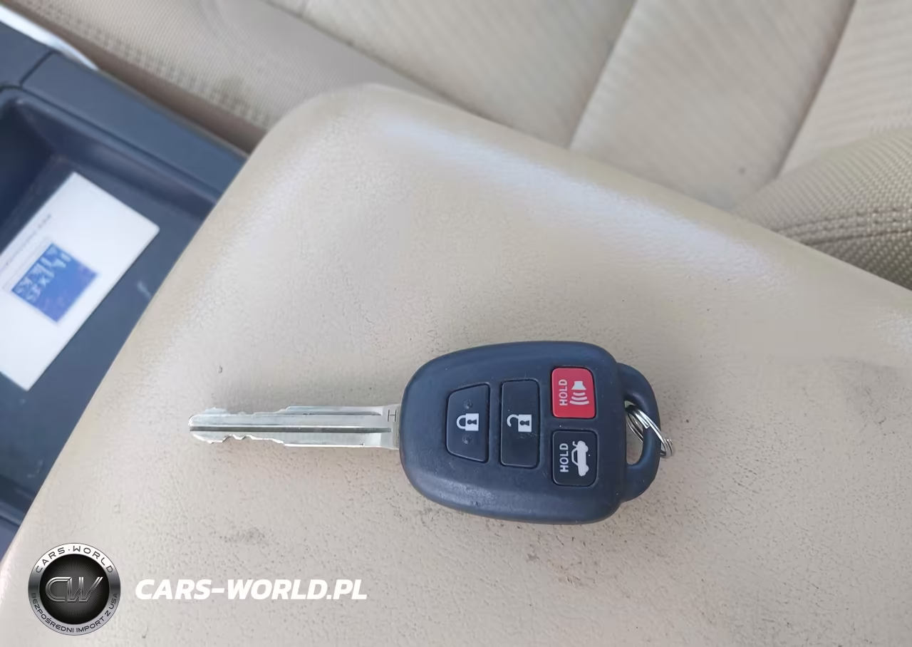 2016 Toyota Camry Le VIN:4T1BF1FK9GU568154 - 11