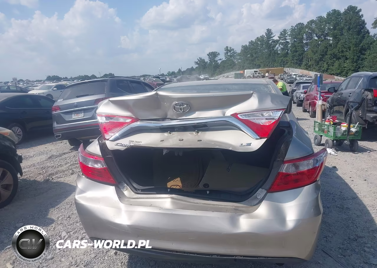 2016 Toyota Camry Le VIN:4T1BF1FK9GU568154 - 16