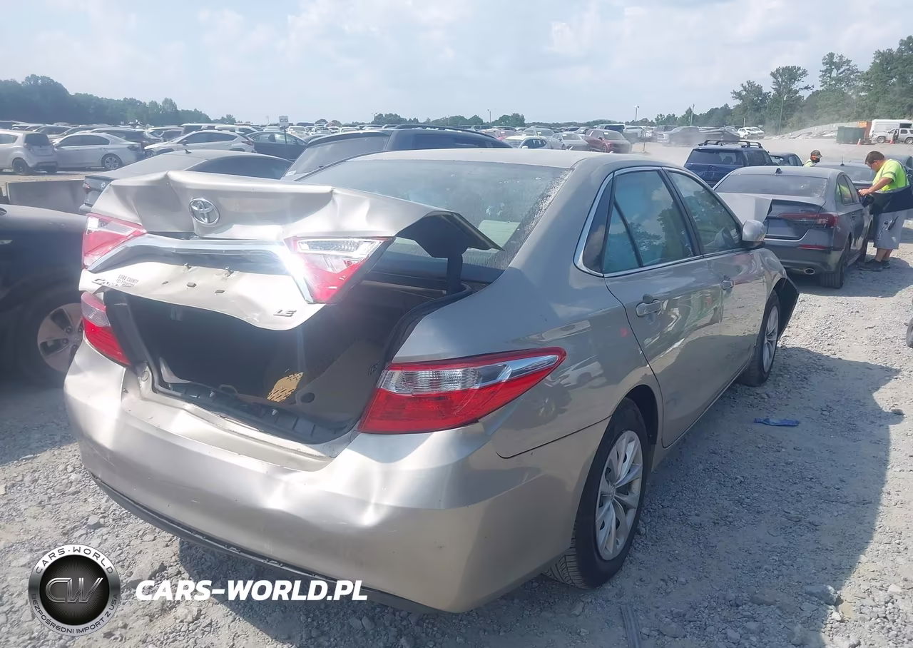 2016 Toyota Camry Le VIN:4T1BF1FK9GU568154 - 4