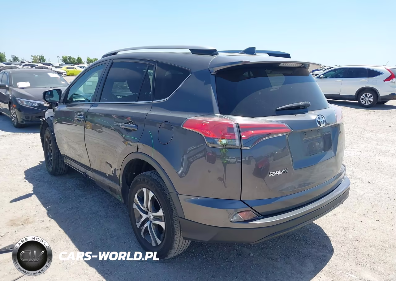 2018 Toyota Rav4 Le VIN:2T3ZFREV3JW456778 - 3