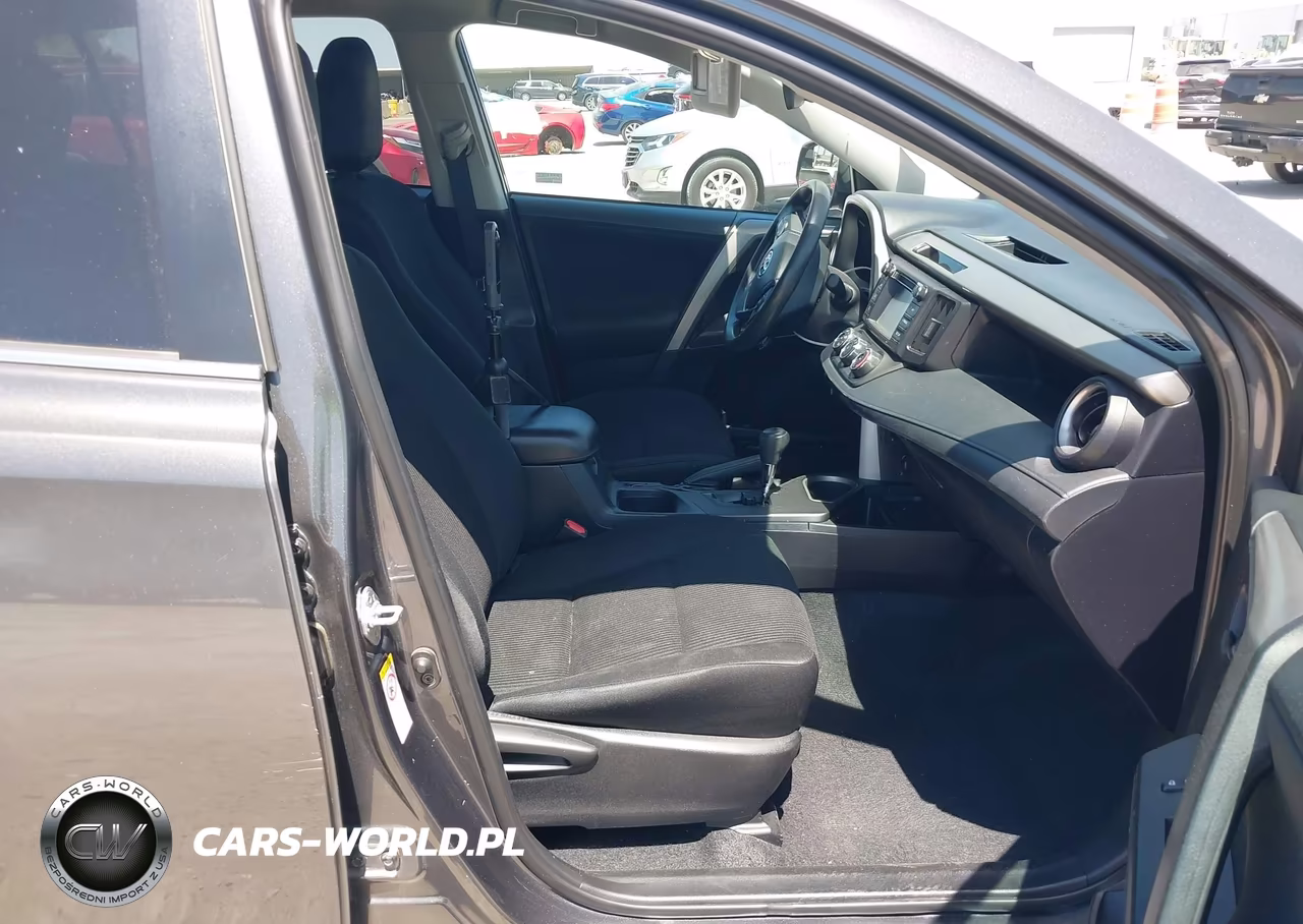 2018 Toyota Rav4 Le VIN:2T3ZFREV3JW456778 - 5