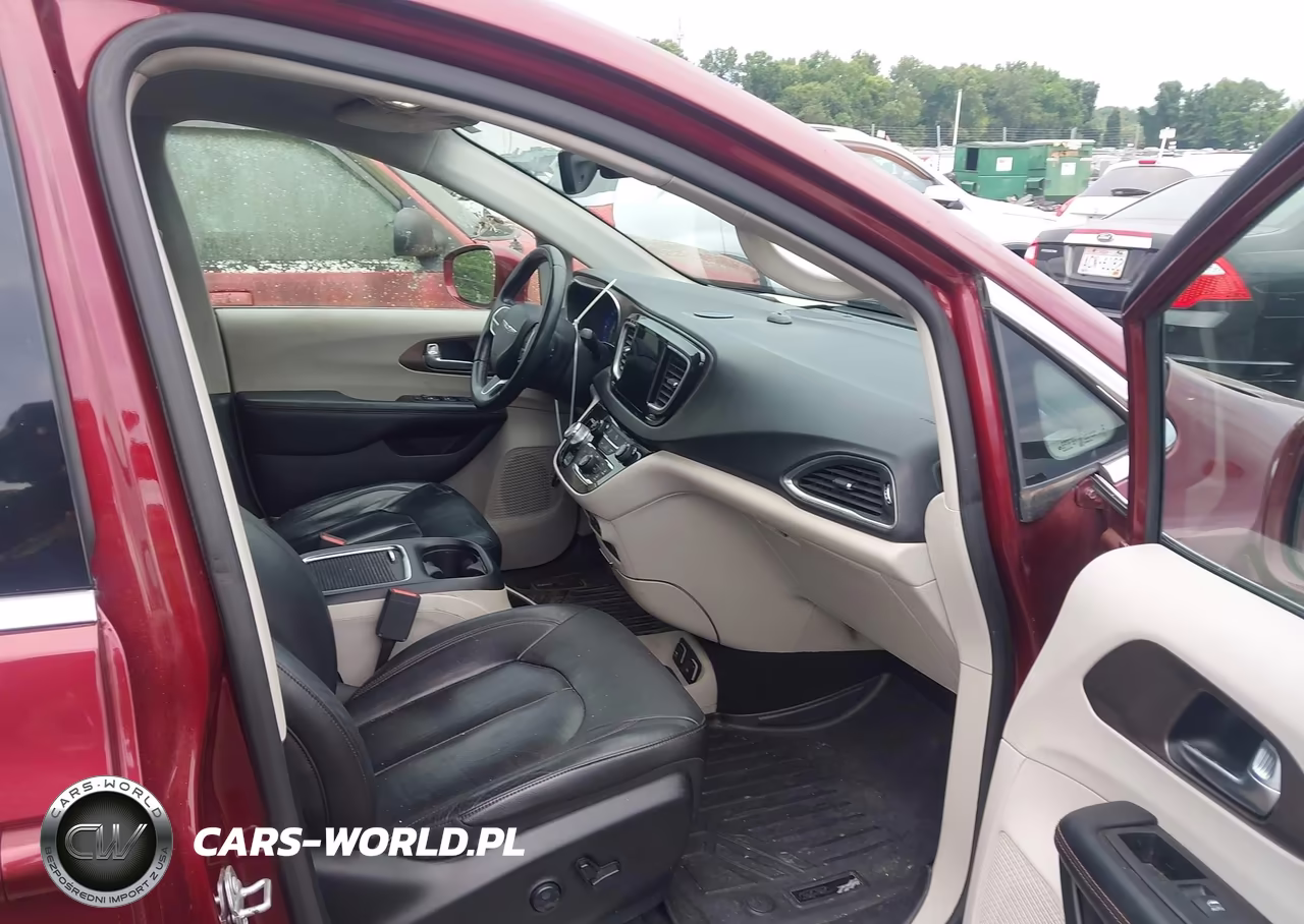 2018 Chrysler Pacifica Touring L Plus VIN:2C4RC1EG8JR356326 - 5