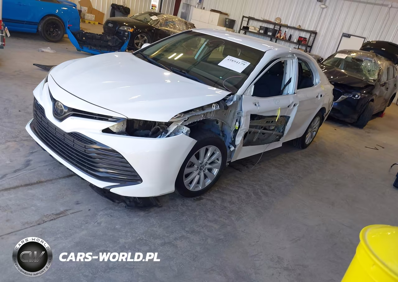 2020 Toyota Camry Le VIN:4T1C11AK7LU941745 - 2