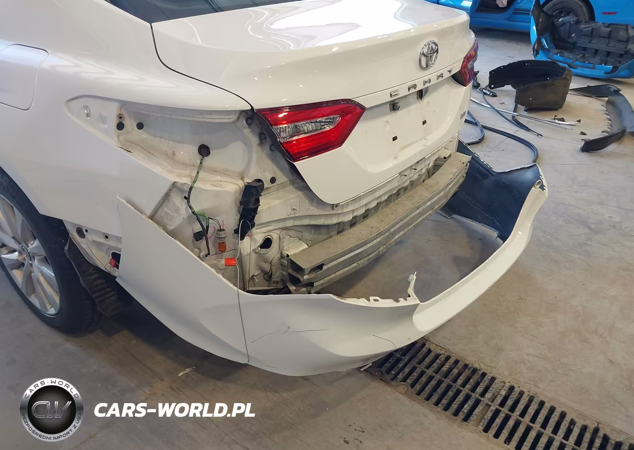 2020 Toyota Camry Le VIN:4T1C11AK7LU941745 - 20