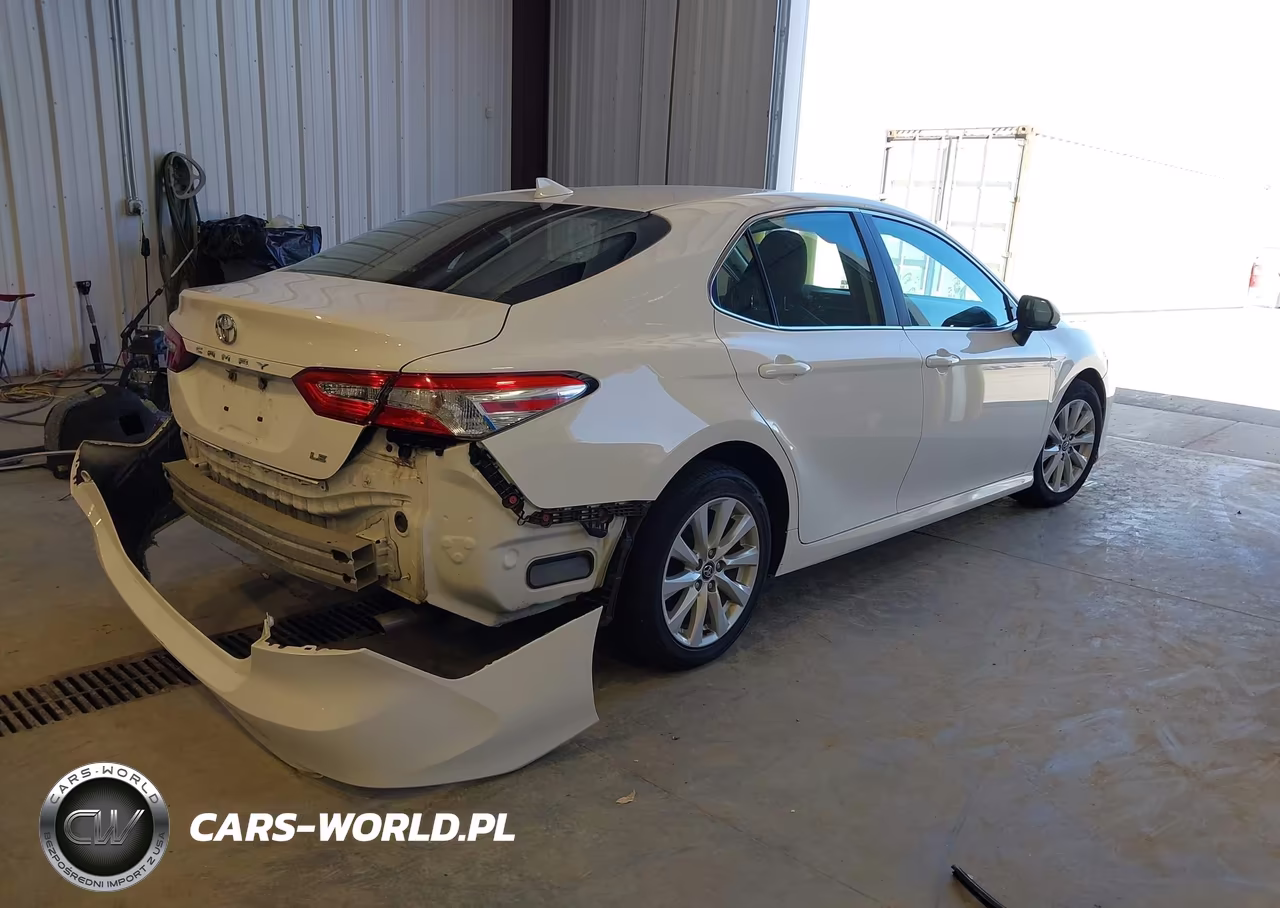 2020 Toyota Camry Le VIN:4T1C11AK7LU941745 - 4