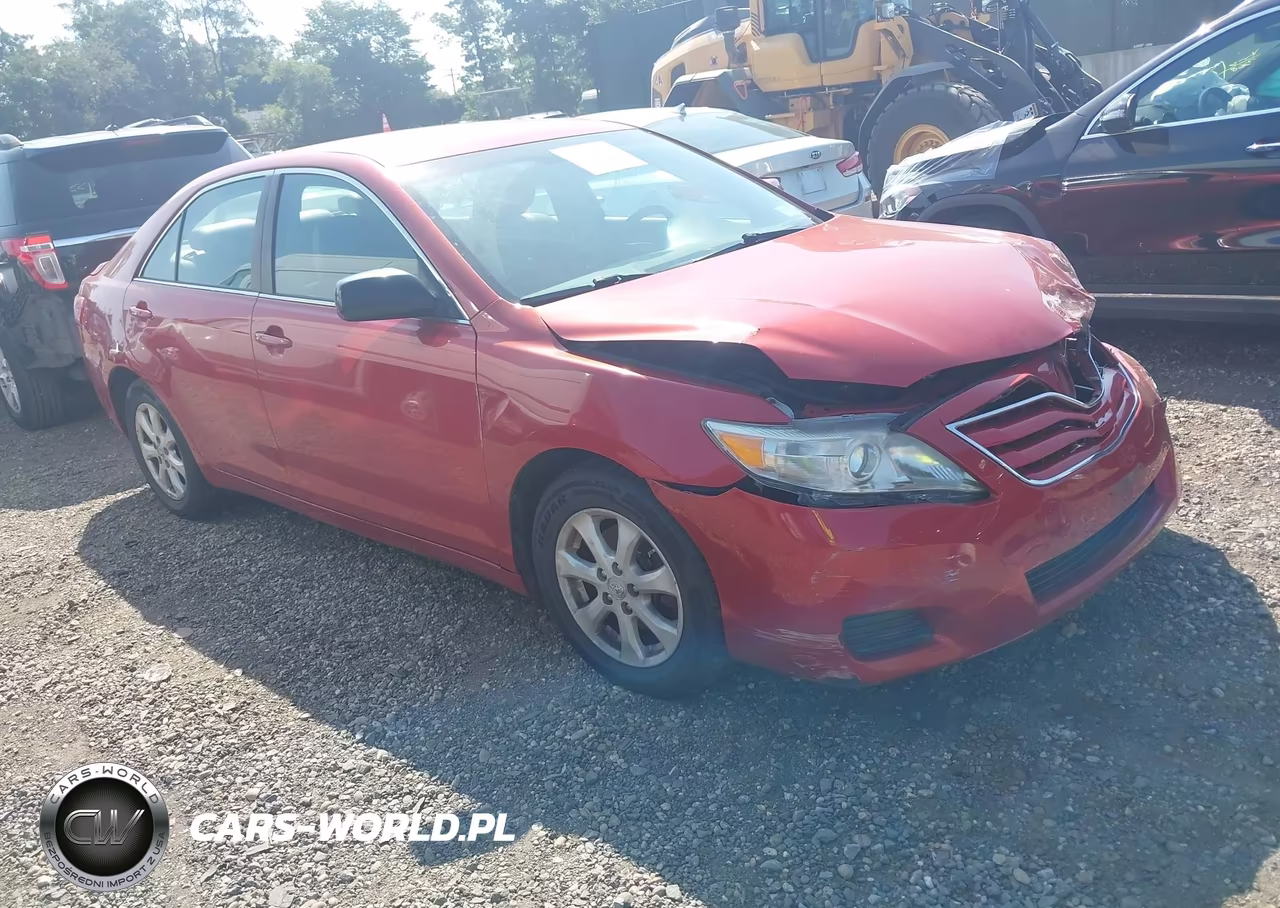 2011 Toyota Camry Le – zdjęcie 1 z 12