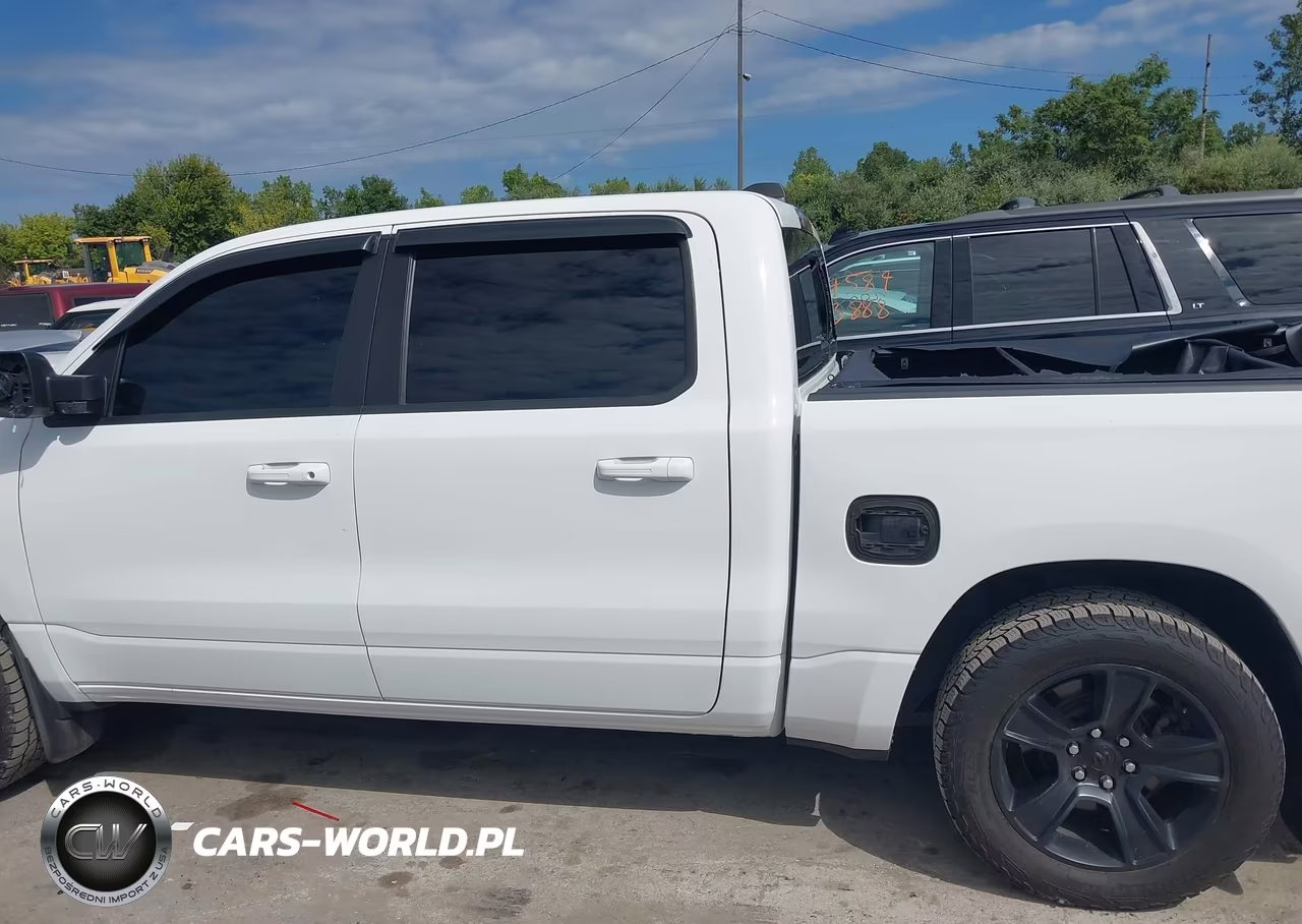 2021 Ram 1500 VIN:1C6SRFFT0MN727996 - 14