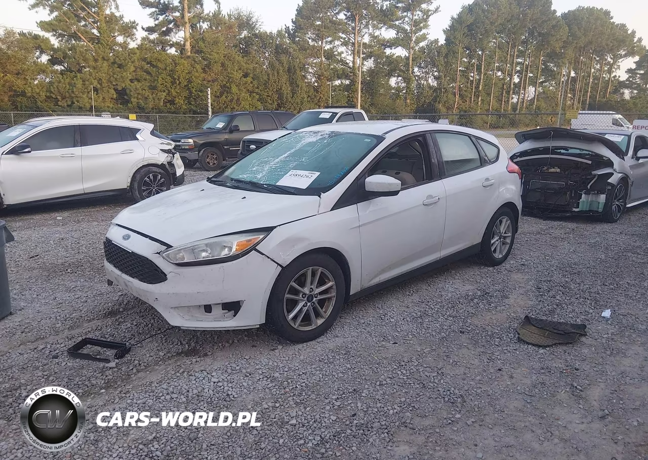 2018 Ford Focus Se VIN:1FADP3K28JL237497 - 2