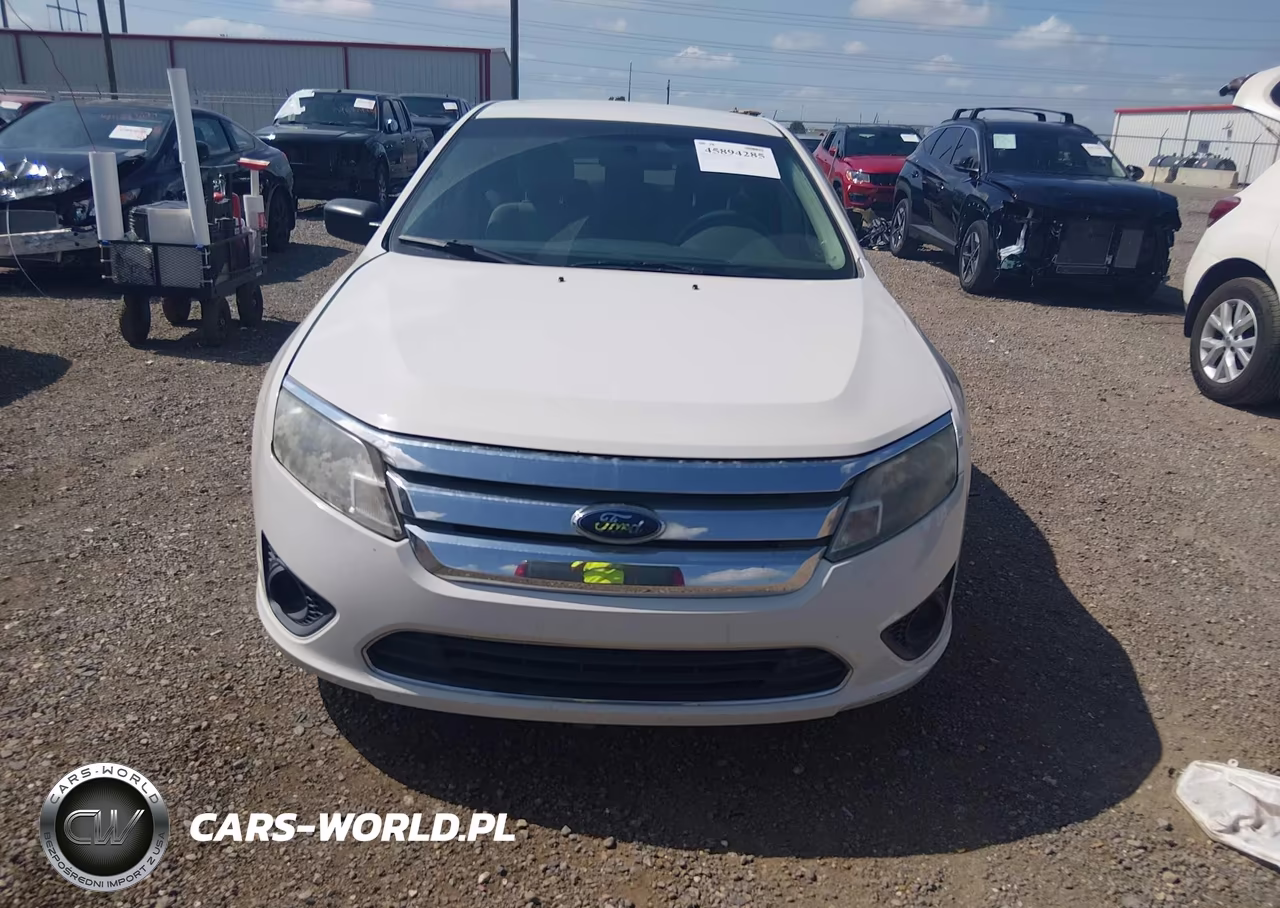 2010 Ford Fusion S VIN:3FAHP0GA3AR103806 - 11
