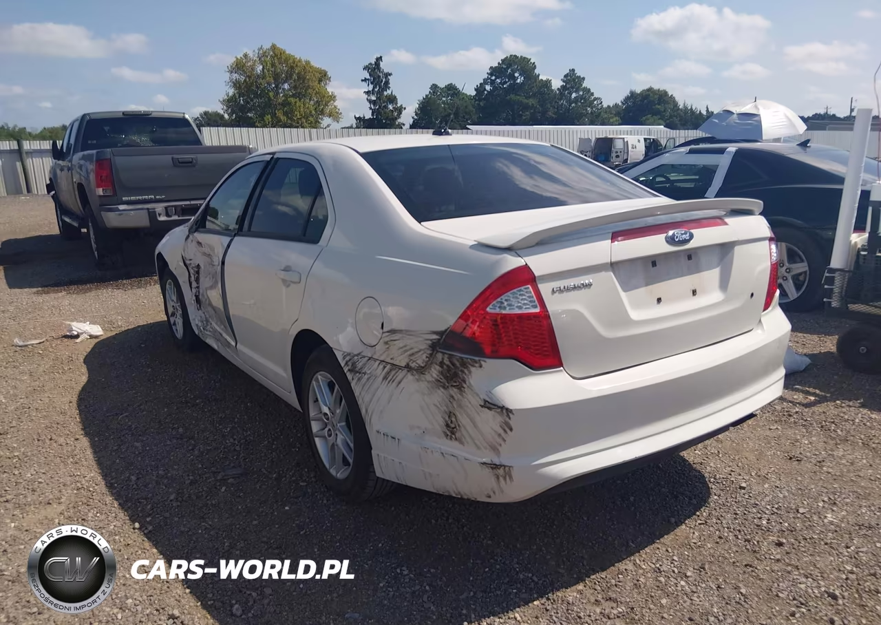 2010 Ford Fusion S VIN:3FAHP0GA3AR103806 - 3
