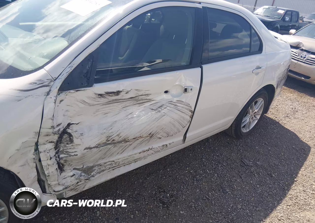 2010 Ford Fusion S VIN:3FAHP0GA3AR103806 - 6