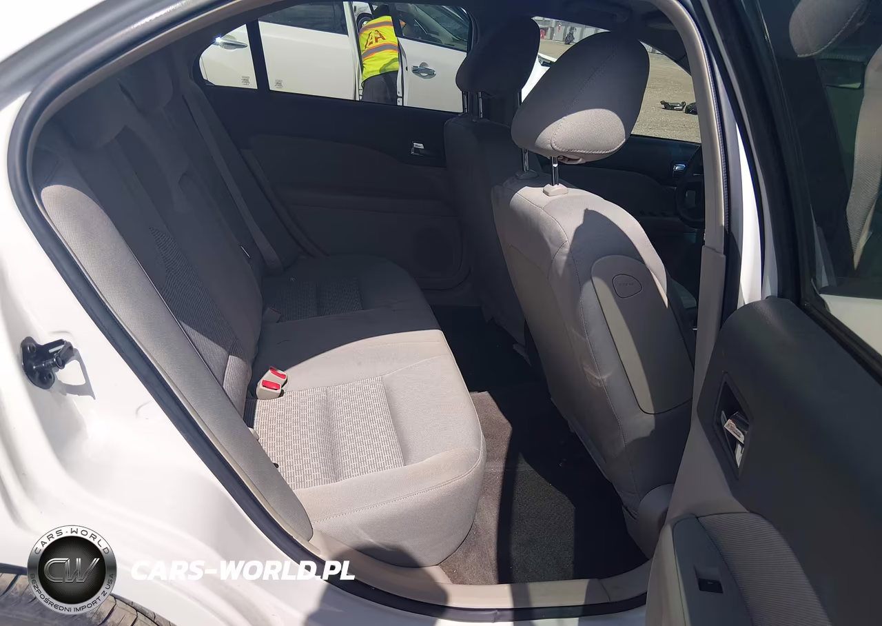 2010 Ford Fusion S VIN:3FAHP0GA3AR103806 - 8