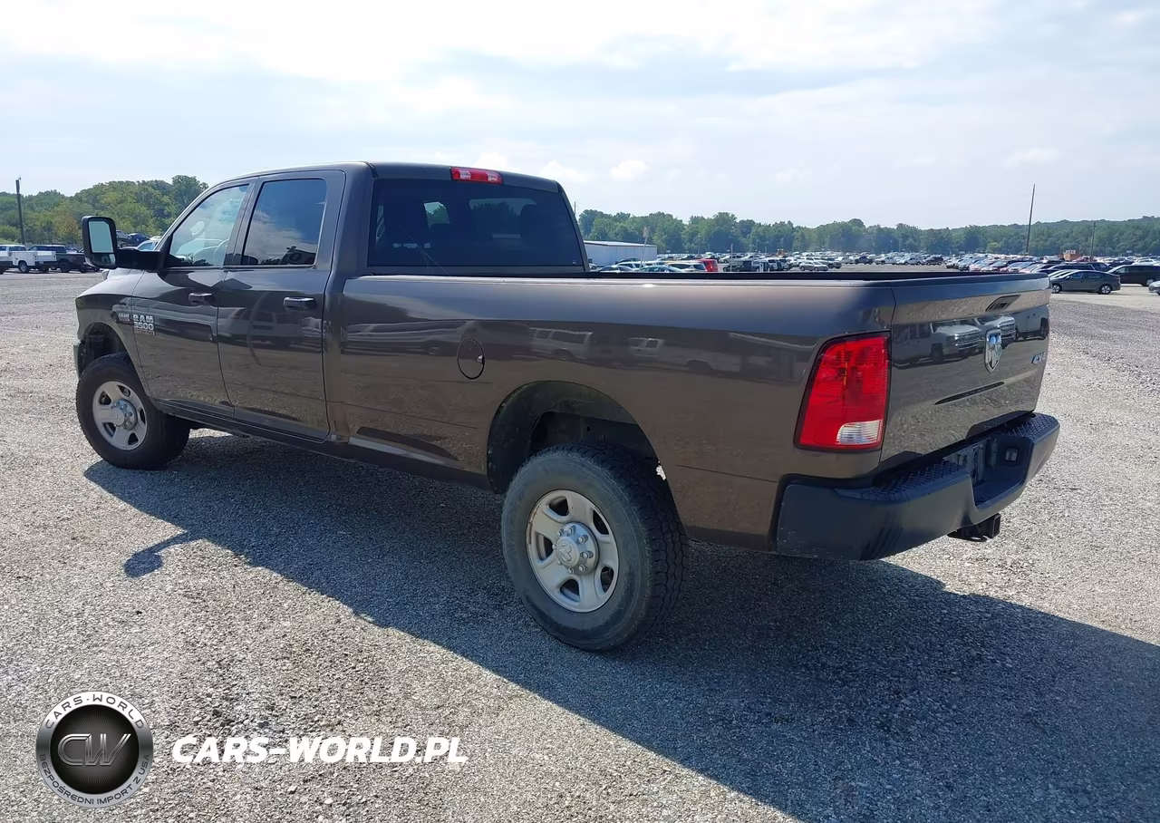 2018 Ram 3500 Tradesman 4X4 8' Box VIN:3C63R3GT4JG318552 - 3
