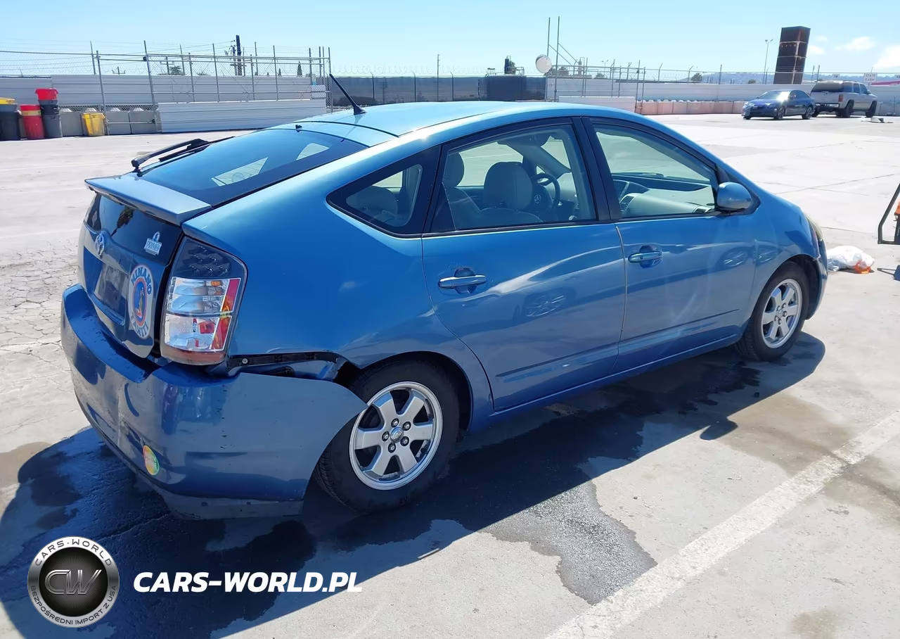 2005 Toyota Prius VIN:JTDKB20UX53018660 - 4