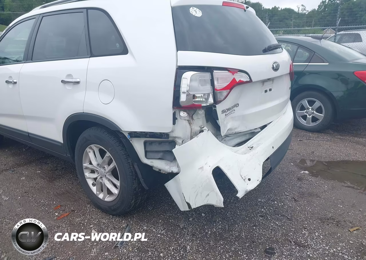 2015 Kia Sorento Lx VIN:5XYKTCA64FG585589 - 12