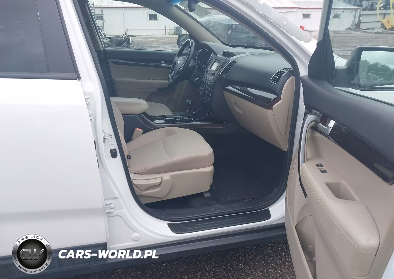 2015 Kia Sorento Lx VIN:5XYKTCA64FG585589 - 5