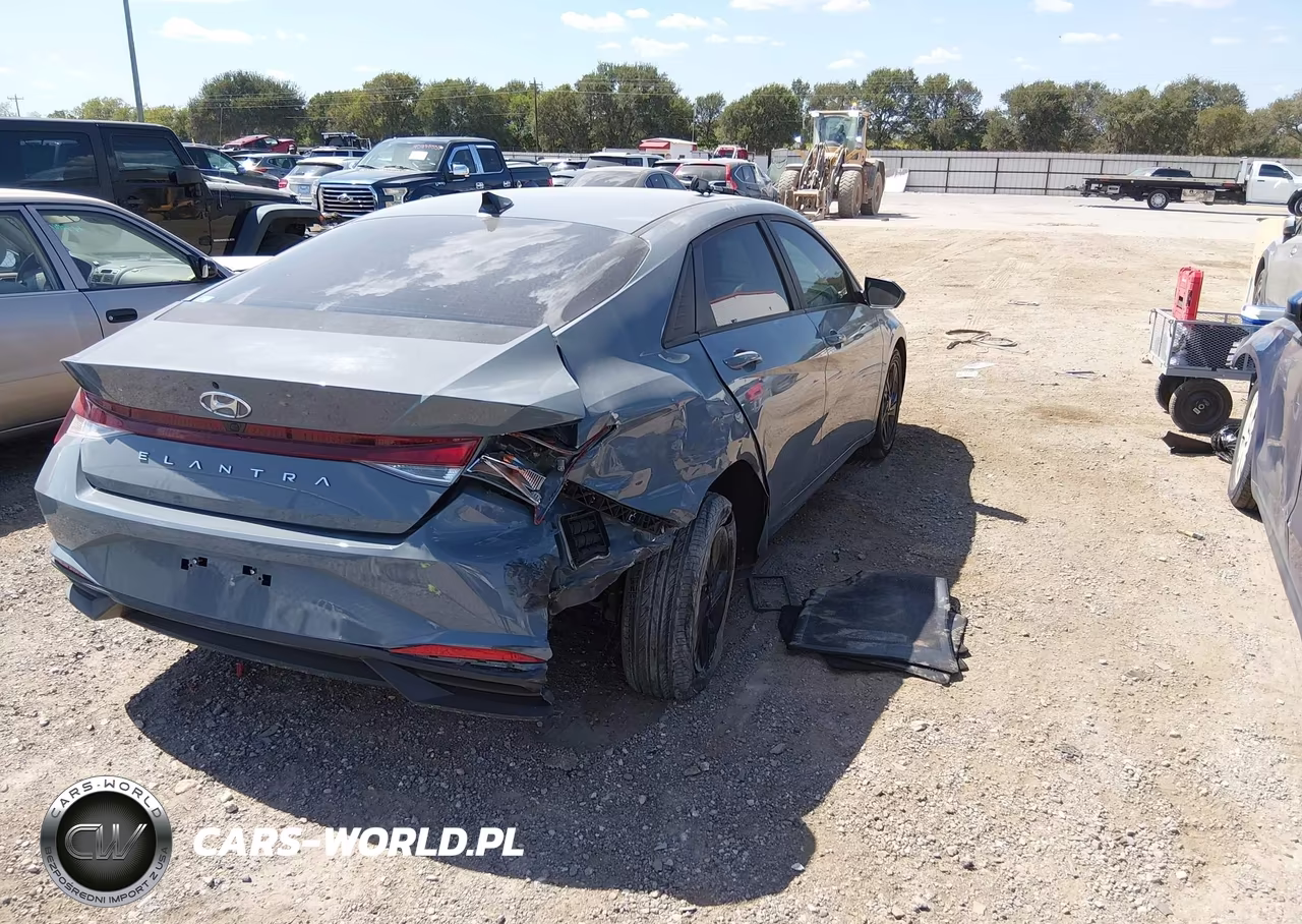 2022 Hyundai Elantra Sel VIN:KMHLM4AG0NU282768 - 4