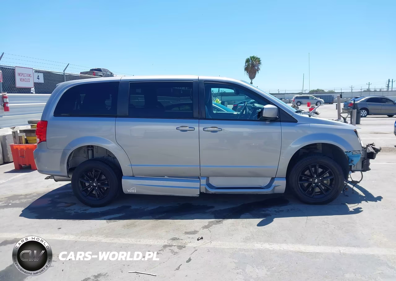2019 Dodge Grand Caravan Sxt VIN:2C4RDGCGXKR685050 - 14