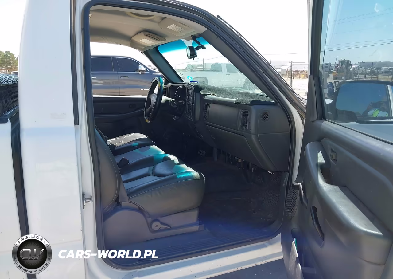 2004 Chevrolet Silverado 1500 Work Truck VIN:1GCEC14X84Z219588 - 5
