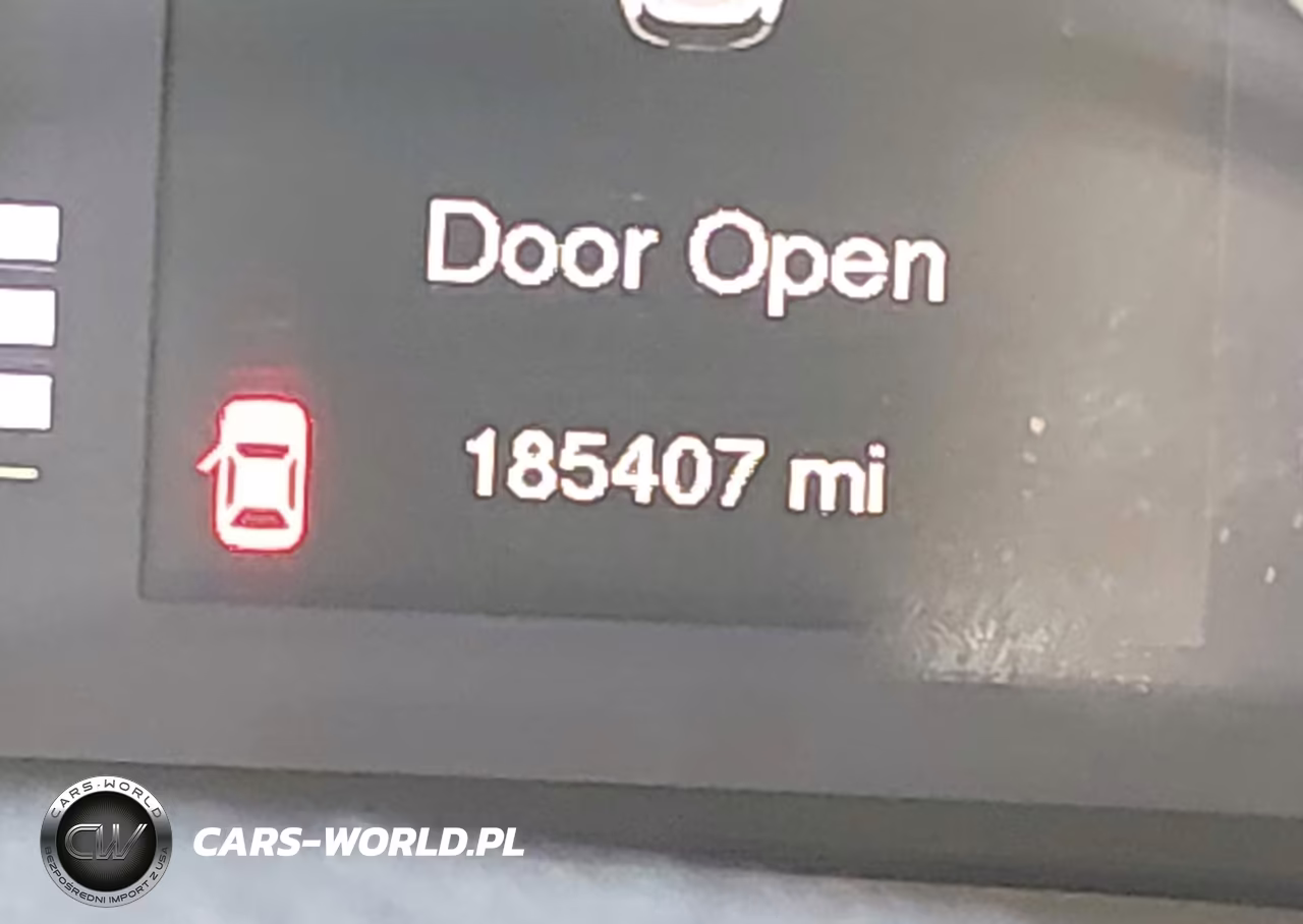 2015 Jeep Cherokee Latitude VIN:1C4PJMCB4FW719497 - 16