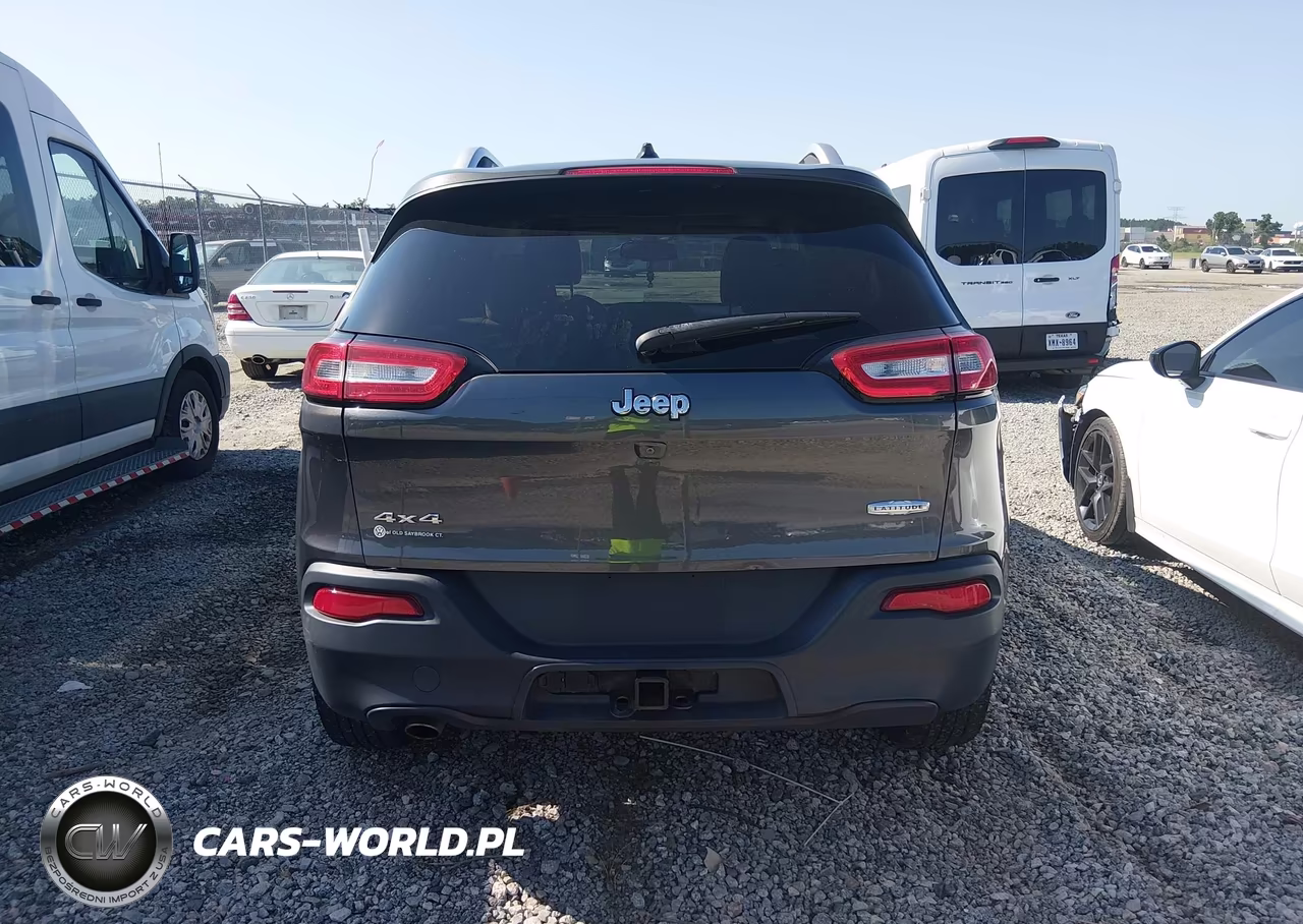 2015 Jeep Cherokee Latitude VIN:1C4PJMCB4FW719497 - 17