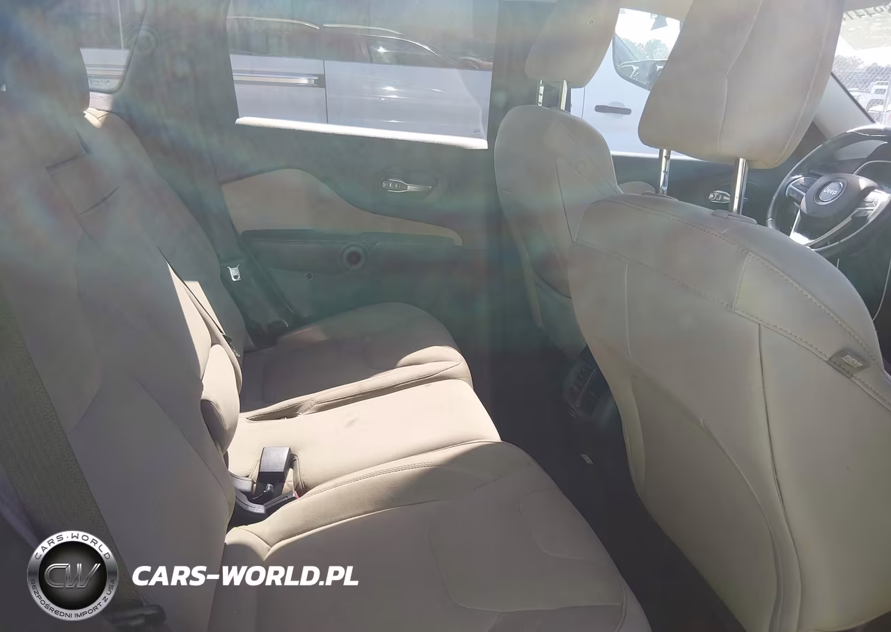 2015 Jeep Cherokee Latitude VIN:1C4PJMCB4FW719497 - 8