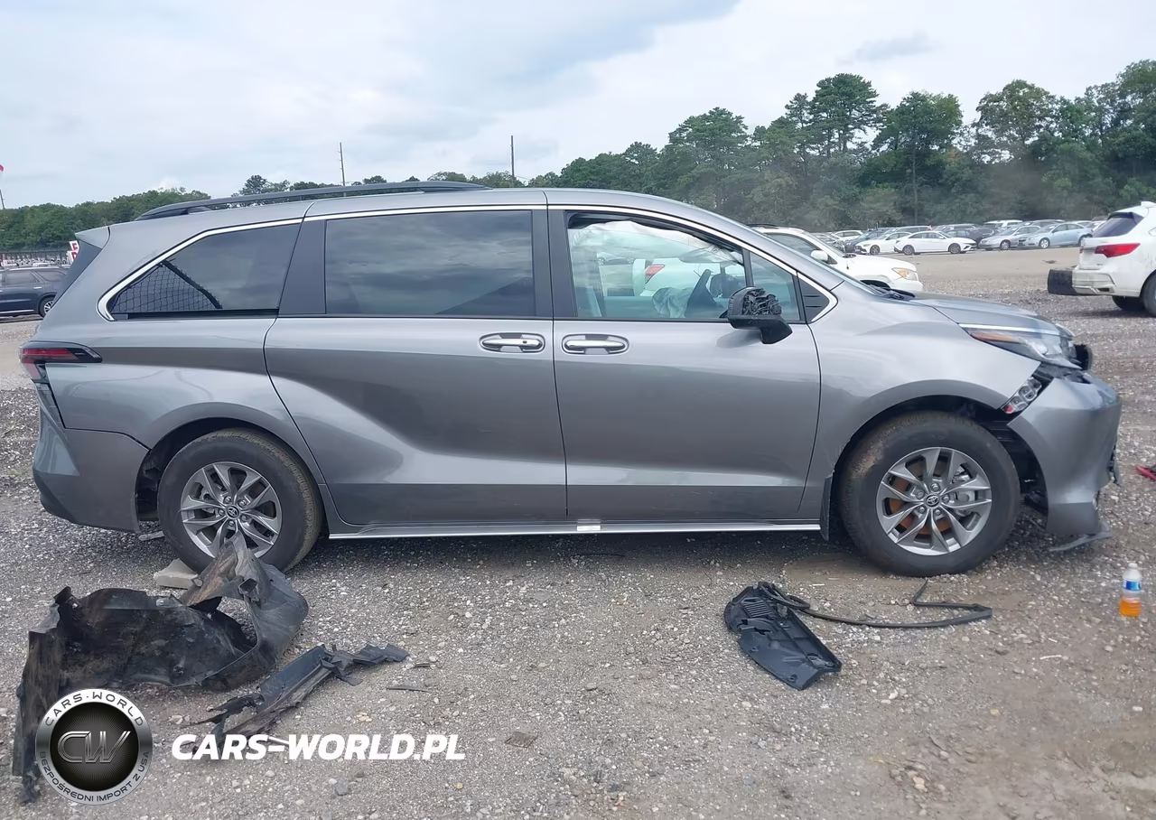2026 Toyota Sienna Xle VIN:5TDYRKEC1TS302938 - 13