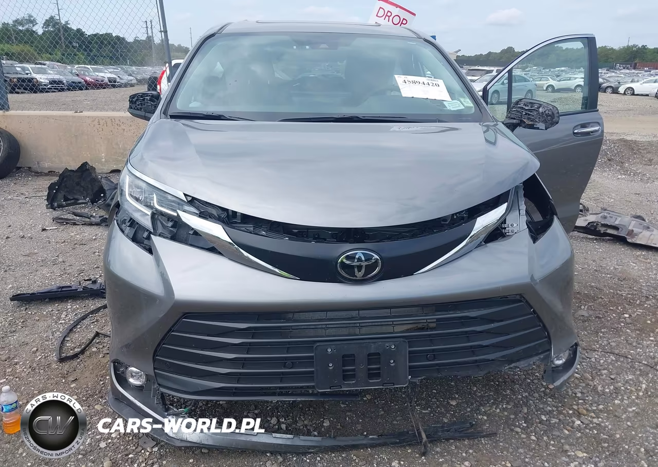 2026 Toyota Sienna Xle VIN:5TDYRKEC1TS302938 - 17