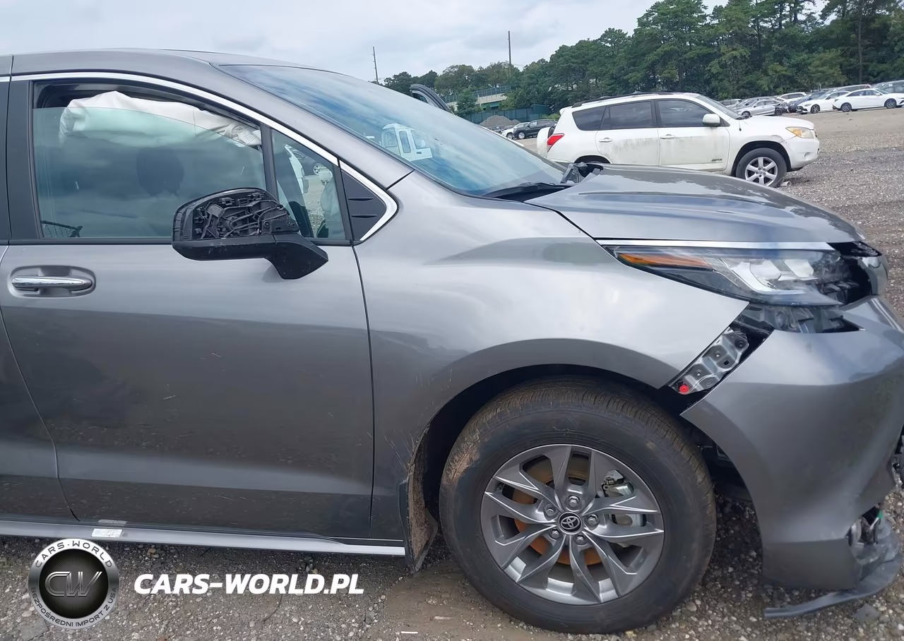 2026 Toyota Sienna Xle VIN:5TDYRKEC1TS302938 - 18