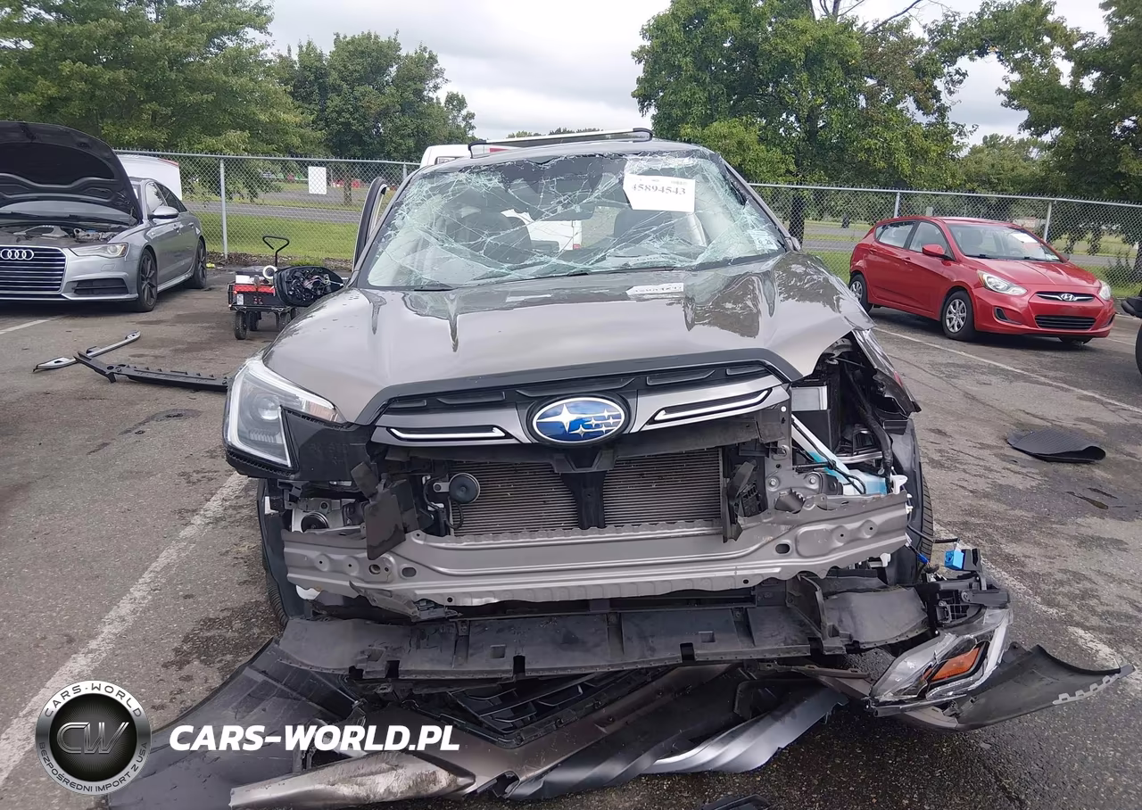 2023 Subaru Forester Touring VIN:JF2SKARC7PH482940 - 12