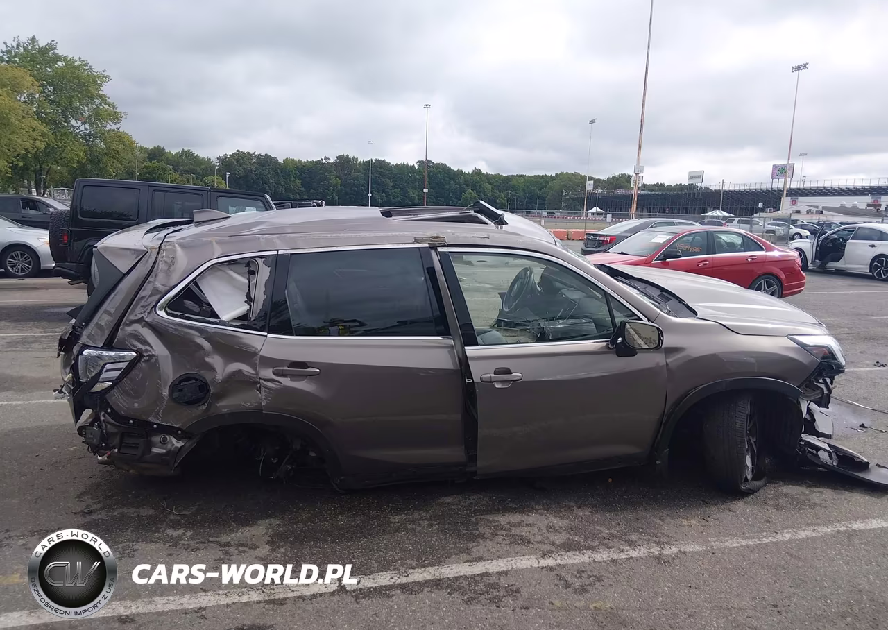 2023 Subaru Forester Touring VIN:JF2SKARC7PH482940 - 13