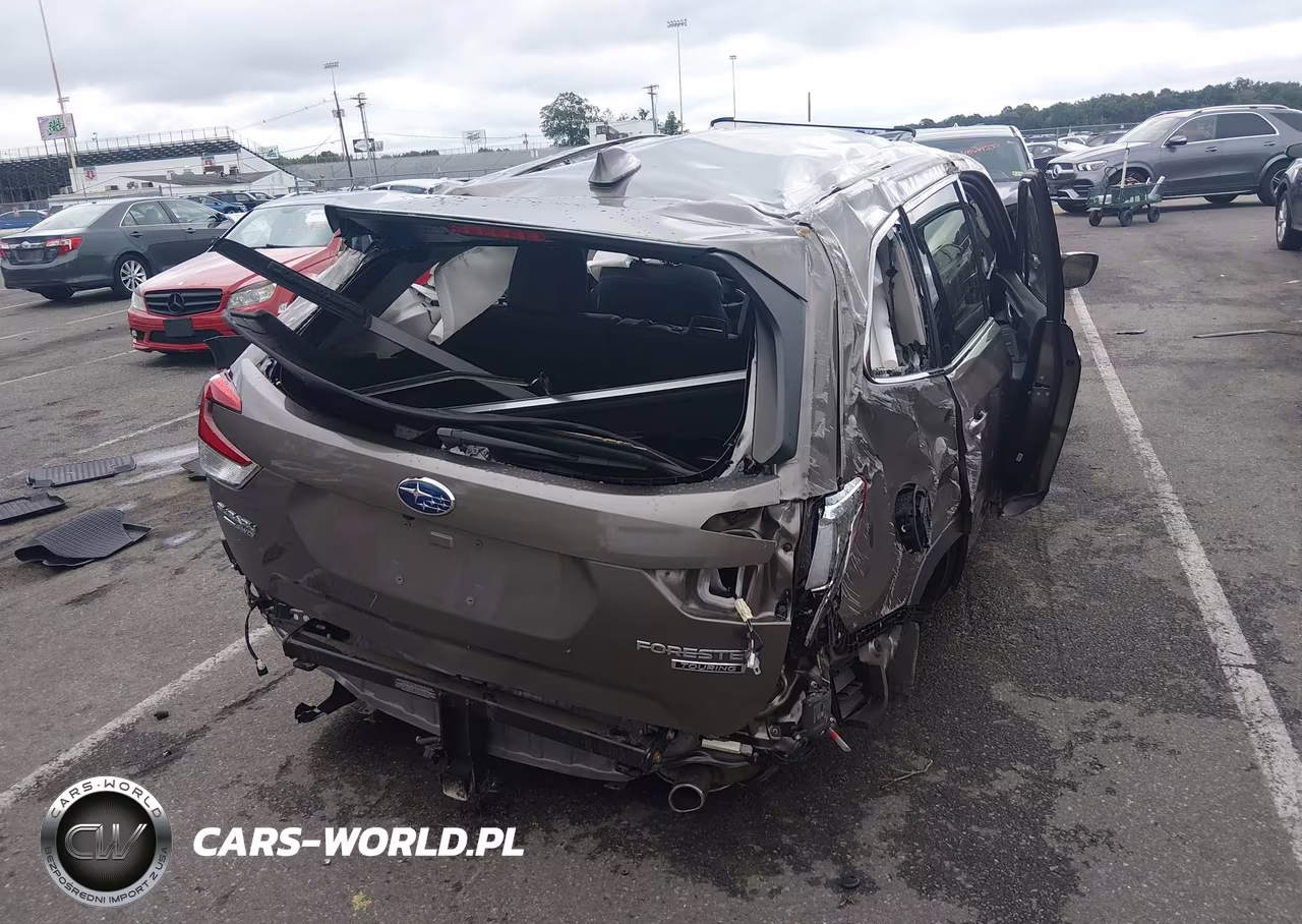2023 Subaru Forester Touring VIN:JF2SKARC7PH482940 - 4