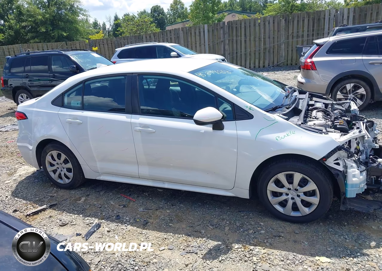 2021 Toyota Corolla Le VIN:5YFEPMAEXMP230109 - 14