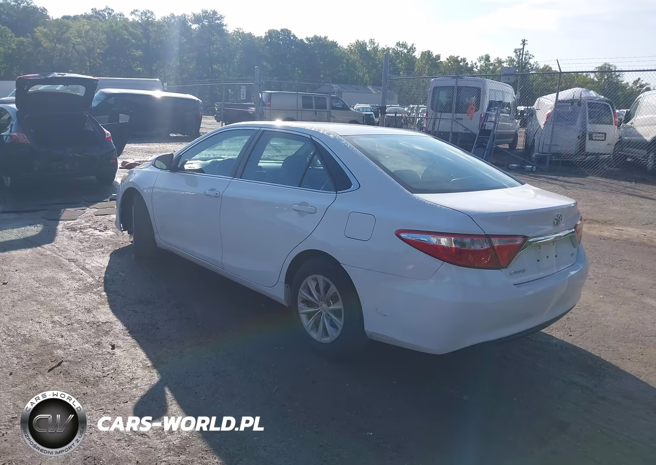 2015 Toyota Camry Le VIN:4T1BF1FK4FU964829 - 3
