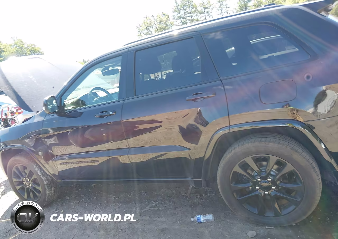 2018 Jeep Grand Cherokee Altitude 4X4 VIN:1C4RJFAG8JC287395 - 13