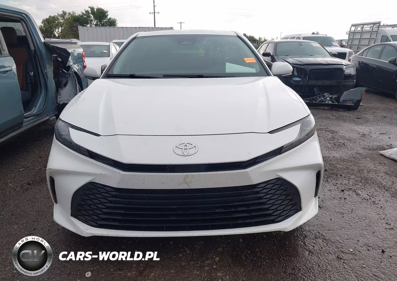 2025 Toyota Camry Le VIN:4T1DAACK1SU023490 - 13