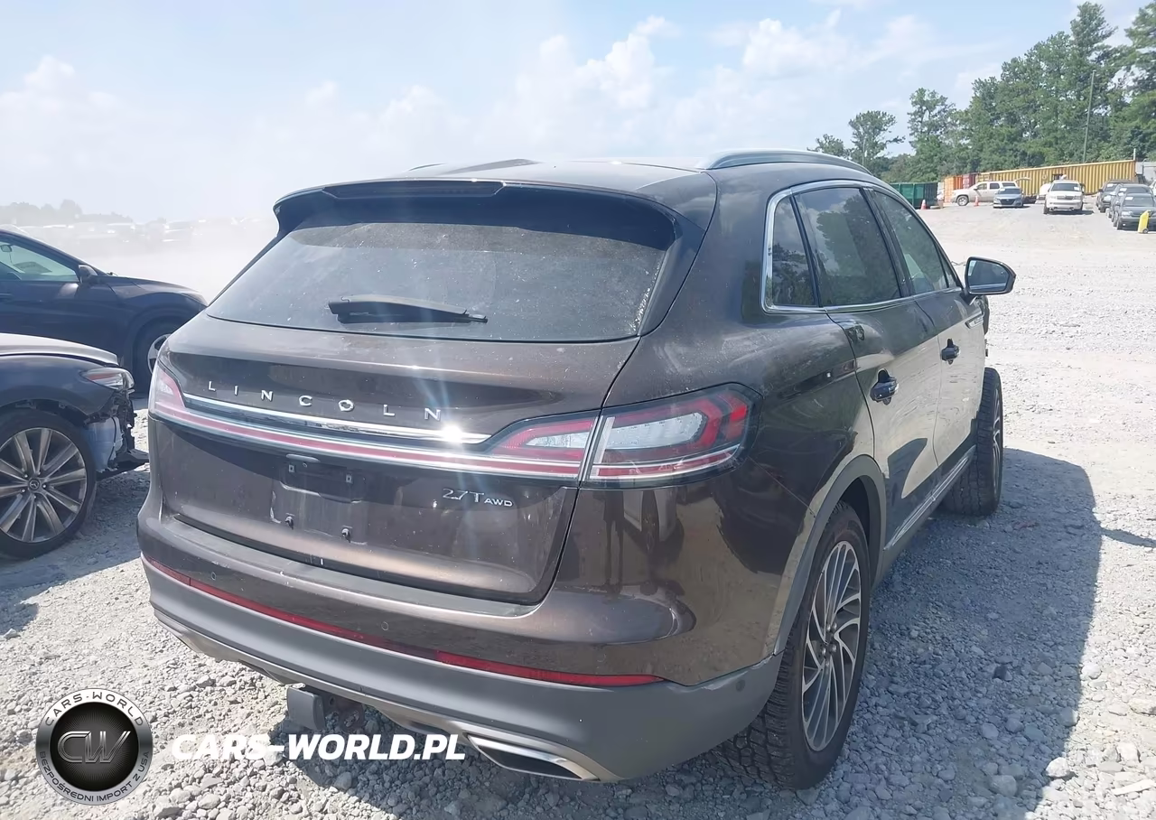 2019 Lincoln Nautilus Reserve VIN:2LMPJ8LPXKBL64995 - 4