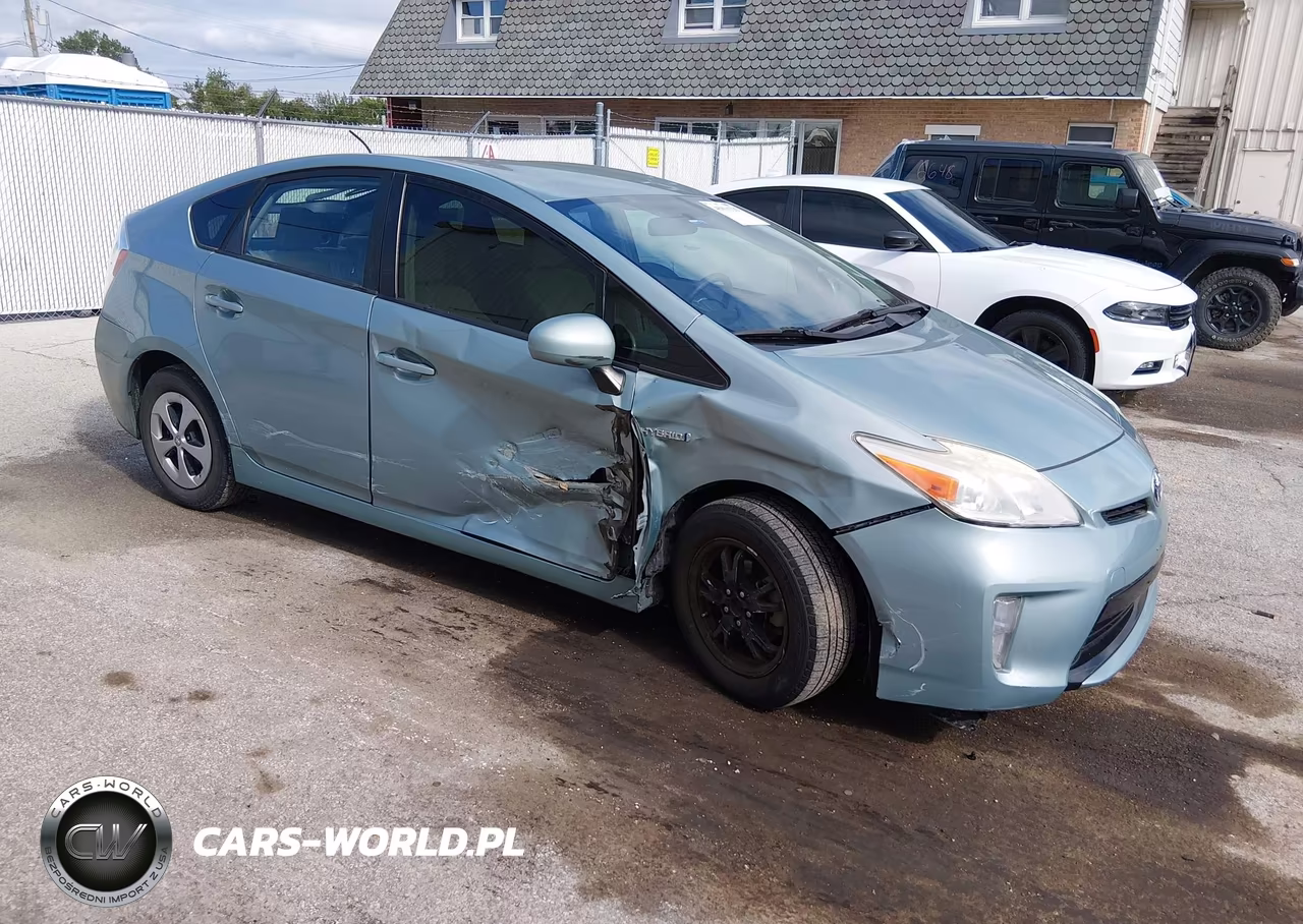 2013 Toyota Prius Three – zdjęcie 1 z 17