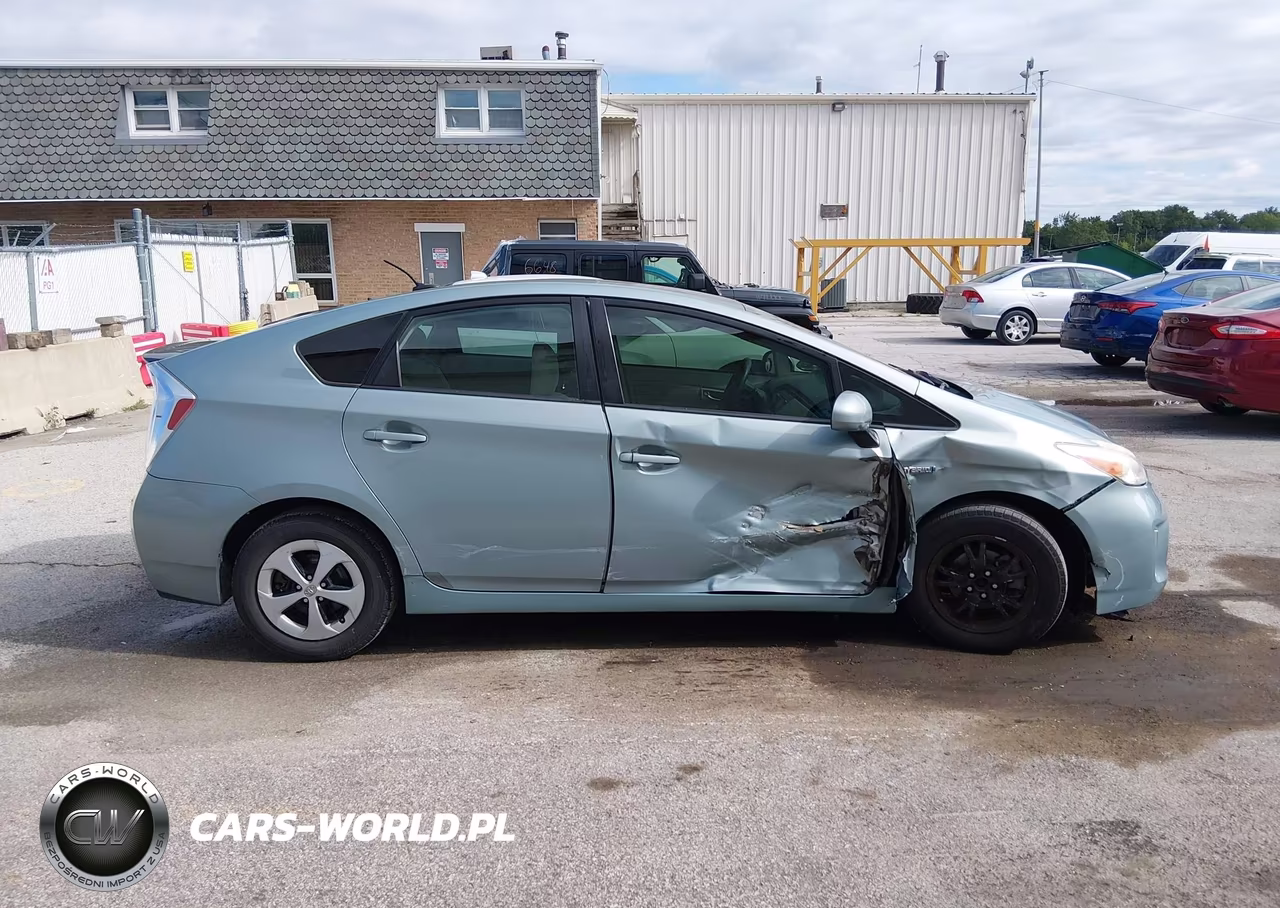 2013 Toyota Prius Three VIN:JTDKN3DU6D1622112 - 14