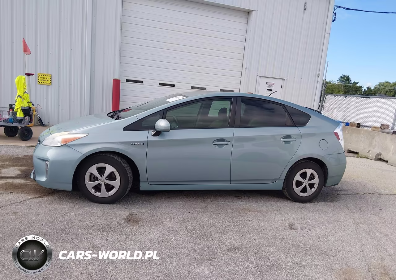 2013 Toyota Prius Three VIN:JTDKN3DU6D1622112 - 15