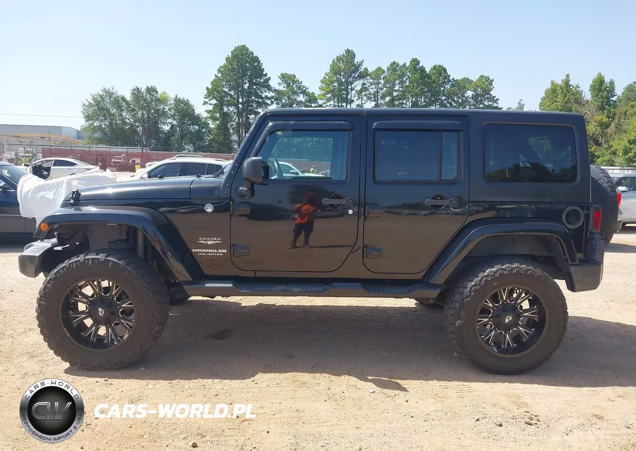 2015 Jeep Wrangler Unlimited Sahara VIN:1C4BJWEG7FL685524 - 14