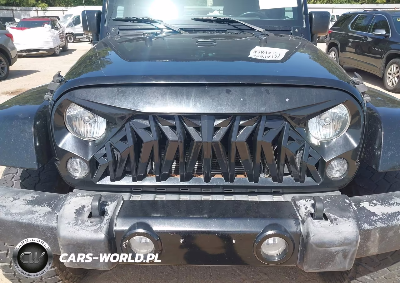 2015 Jeep Wrangler Unlimited Sahara VIN:1C4BJWEG7FL685524 - 6